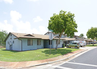 5016 Shark Pl in Kapolei, HI - Building Photo - Building Photo