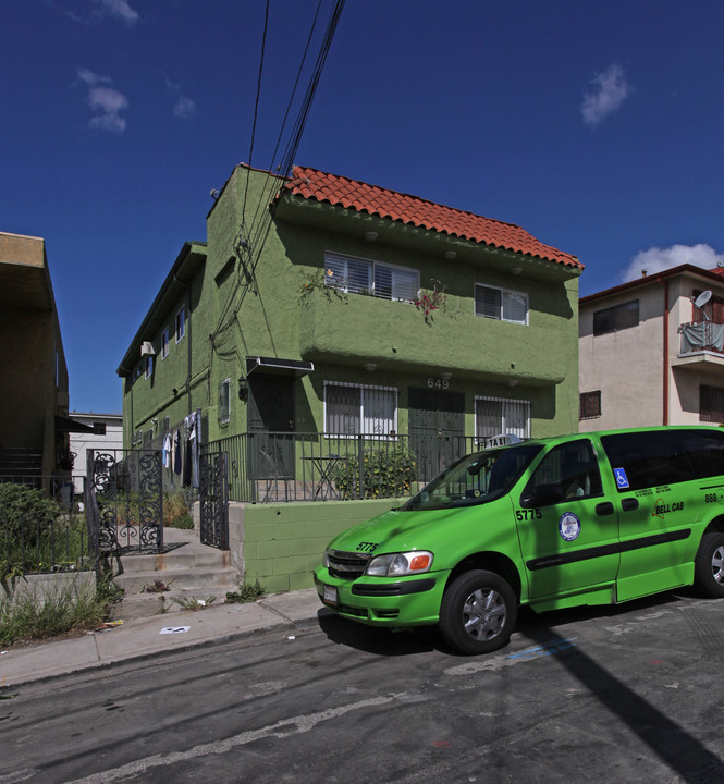 649 N Hill Pl in Los Angeles, CA - Building Photo