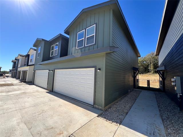 3501 E Renfro St in Burleson, TX - Building Photo - Building Photo