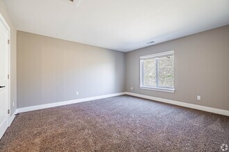 Bluffs of Burlington in Florence, KY - Foto de edificio - Building Photo