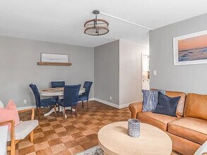 363 E 76th St in New York, NY - Building Photo - Building Photo