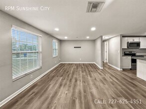 306 Flamingo Dr in Apollo Beach, FL - Building Photo - Building Photo