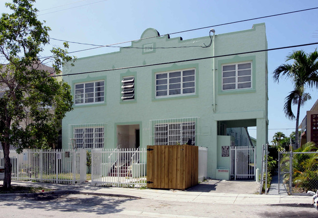 1144 SW 5th St in Miami, FL - Foto de edificio - Building Photo