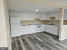 14 West Ave in Woodstown, NJ - Building Photo