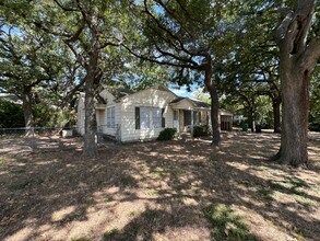 800 Audra Ln in Denton, TX - Building Photo - Building Photo