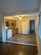 813 Fort Salonga Rd in Northport, NY - Building Photo - Building Photo