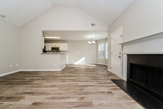 1567 Isleworth Cir in Atlanta, GA - Building Photo - Building Photo