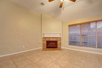 4611 Summer Lakes in Sugar Land, TX - Building Photo - Building Photo