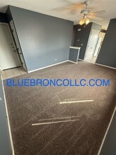 511 Sky Vue Dr in Raymore, MO - Foto de edificio - Building Photo
