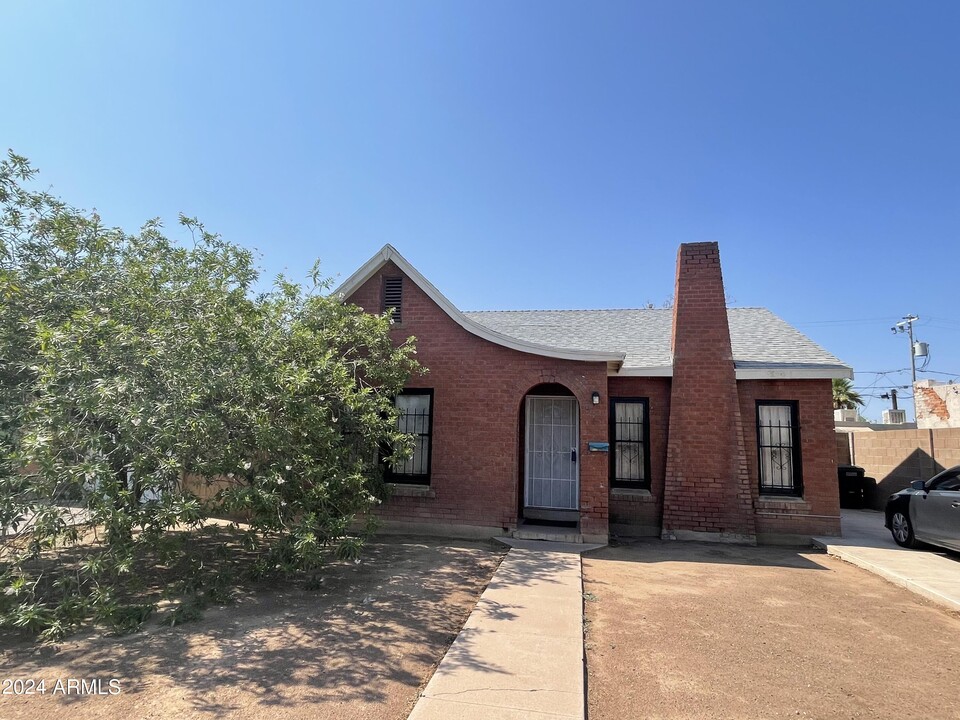 1617 E Garfield St in Phoenix, AZ - Foto de edificio