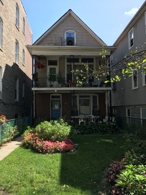1655 N Francisco Ave in Chicago, IL - Building Photo