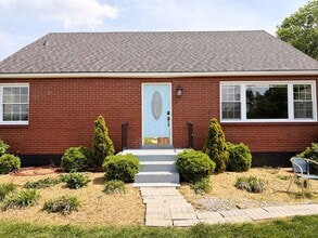 1810 Woodland Rd in New Albany, IN - Building Photo - Building Photo