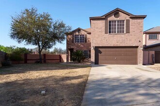 2122 Mallorca Dr in Laredo, TX - Building Photo - Building Photo
