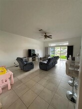 4382 Fox Ridge Dr in Weston, FL - Foto de edificio - Building Photo
