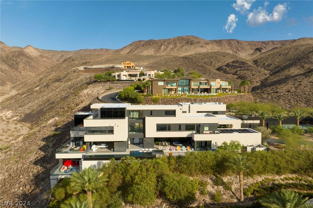 750 Dragon Ridge Dr in Henderson, NV - Foto de edificio