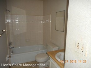 1872 Darryl Dr in Tallahassee, FL - Foto de edificio - Building Photo