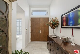 1708 Clear View Dr in Beverly Hills, CA - Building Photo - Building Photo