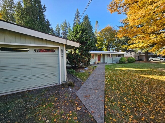 8827 116th Ave SE in Newcastle, WA - Building Photo - Building Photo