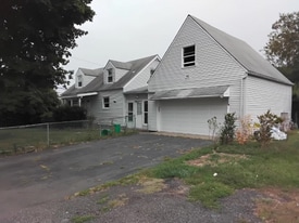 35 Major Andre Dr in Stony Point, NY - Building Photo