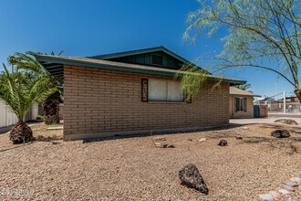 1905 E Cairo Dr in Tempe, AZ - Building Photo - Building Photo