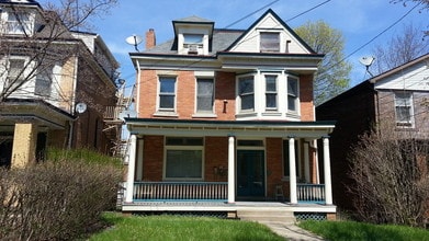 5515 Black St, Unit 3 in Pittsburgh, PA - Foto de edificio - Building Photo