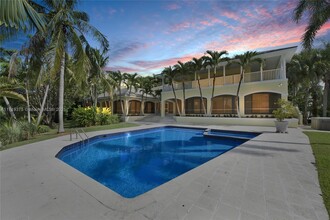 11098 Marin St in Coral Gables, FL - Building Photo - Building Photo