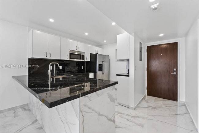 8250 Byron Ave in Miami Beach, FL - Building Photo - Building Photo