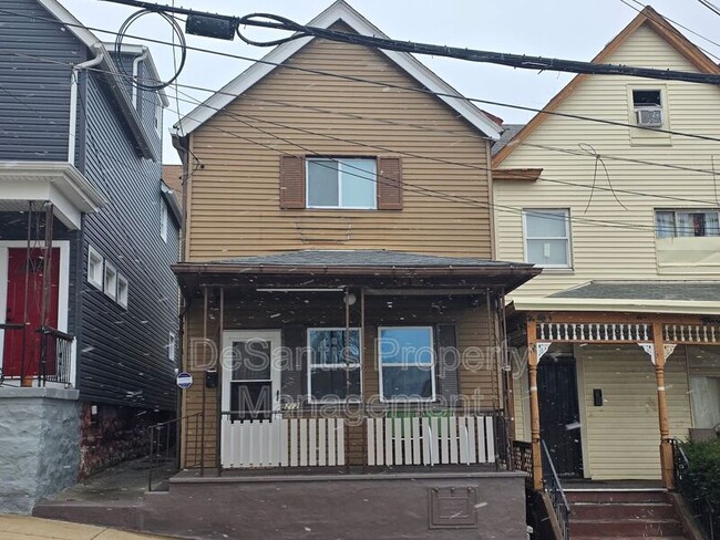 212 Kenmawr Ave in Braddock, PA - Building Photo - Building Photo