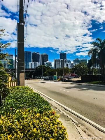 437 SW 7th St-Unit -206 in Miami, FL - Building Photo - Building Photo