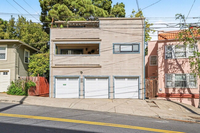 property at 815 E 28th St