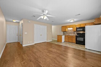 247 Senator Dr in Clarksville, TN - Building Photo - Building Photo