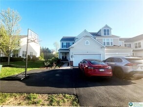 8668 Mayfair Ct in Breinigsville, PA - Building Photo - Building Photo