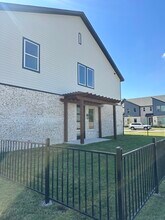 8926 Lowell St in Rowlett, TX - Building Photo - Building Photo