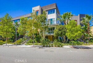 67 Lennox in Irvine, CA - Building Photo