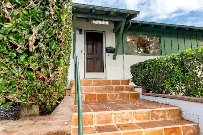 5651 N Bryn Mawr St in Ventura, CA - Building Photo - Building Photo