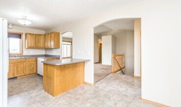 808 S Whitewood Ave in Sioux Falls, SD - Building Photo - Building Photo