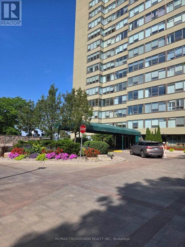 property at 55-1855 Skymark Dr