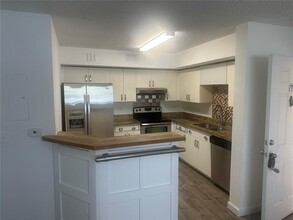 3650 N 56th Ave, Unit 510 in Hollywood, FL - Foto de edificio - Building Photo