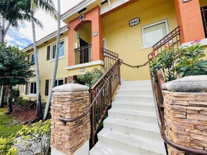940 NE 34th Ave in Homestead, FL - Building Photo - Building Photo
