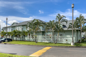 Kumelewai Courts in Mililani, HI - Foto de edificio - Building Photo