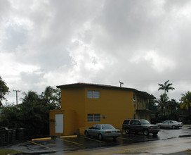 119 SE 9th St in Hallandale Beach, FL - Building Photo - Building Photo