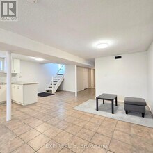 73 Lindylou Rd in Toronto, ON - Building Photo - Building Photo
