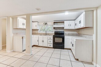 38341 Palm Grove Dr in Zephyrhills, FL - Building Photo - Building Photo