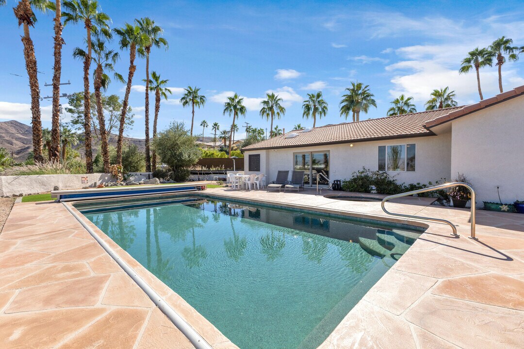 39124 Channel Dr in Cathedral City, CA - Building Photo