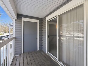 5854 Orchard Hill Ct in Clifton, VA - Foto de edificio - Building Photo