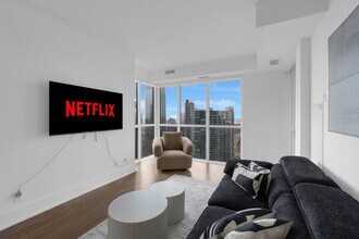 300 Front St W, Unit SI ID1508027P in Toronto, ON - Building Photo - Building Photo