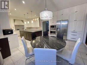 7 Markwood Ln in Vaughan, ON - Building Photo - Building Photo