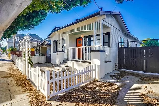 356 W 15th St in San Pedro, CA - Building Photo - Building Photo