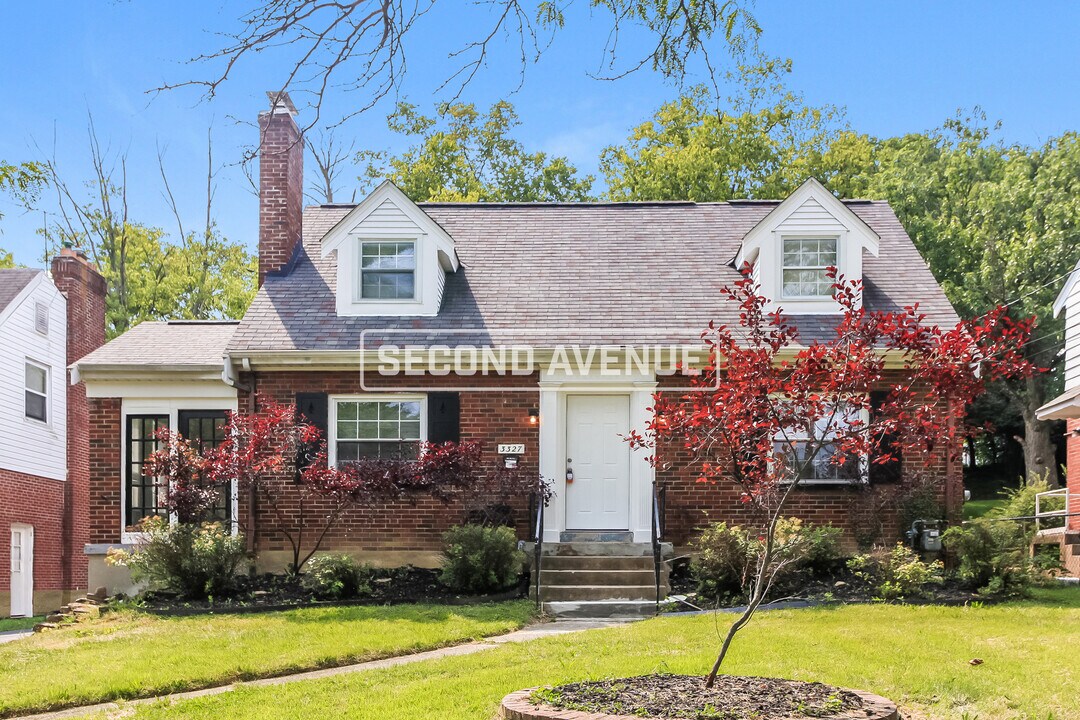 3327 Felicity Dr in Cincinnati, OH - Building Photo