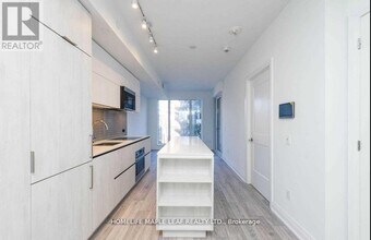 21 Park St E in Mississauga, ON - Building Photo - Building Photo